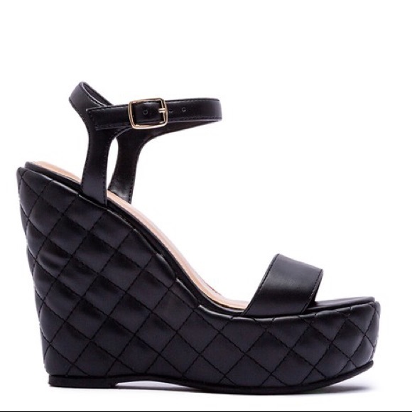 Size 8.5 Last Chance Qupid Black Quilted Faux Leather Ankle Strap Platform Wedge - Picture 3 of 11